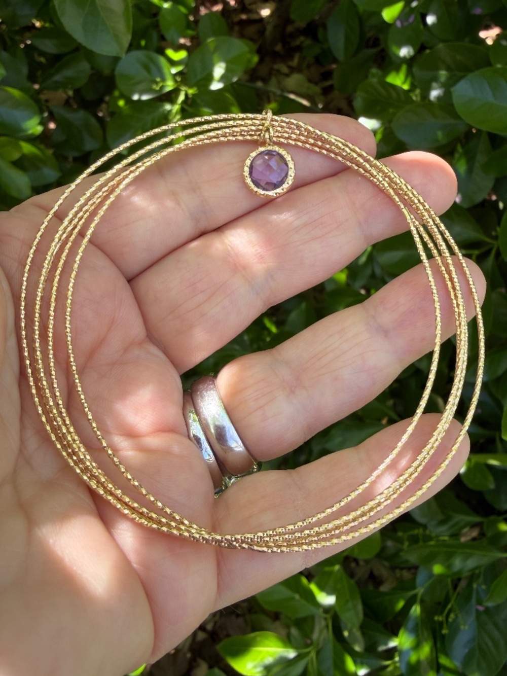 VINTAGE 14K YELLOW GOLD SET OF 5 ETCHED BANGLE BRACELETS AMETHYST CHARM ITALY